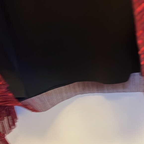 CeCe Metallic Tie-Sleeve V-Neck Blouse Red Size Small - Picture 7 of 7